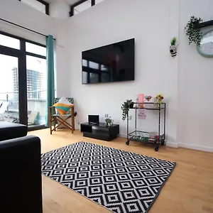 Robyn's Nest By Ty Sa Apartment